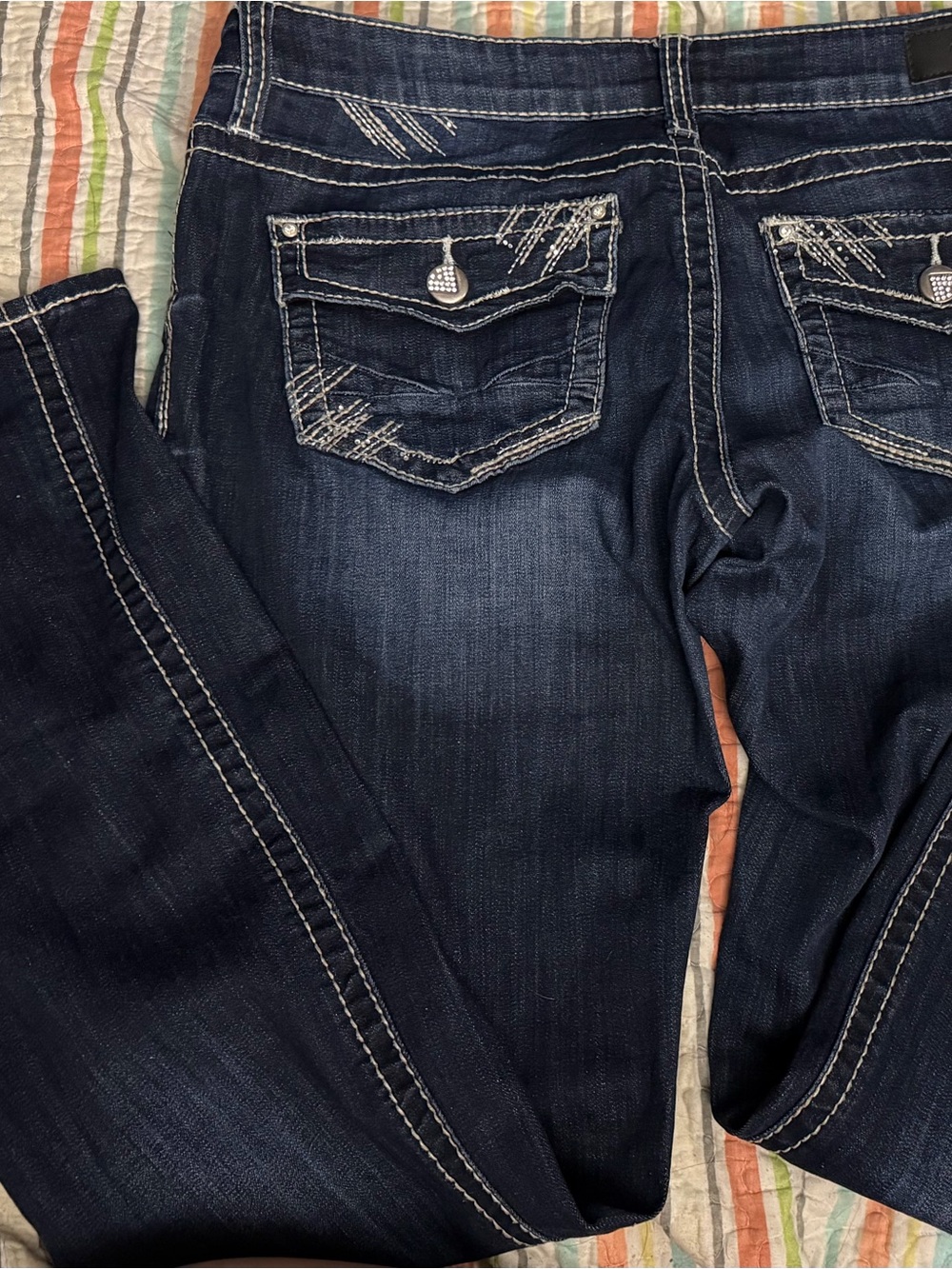 Daytrip Dark Wash Bootcut Jeans with Embroidered Back Pockets